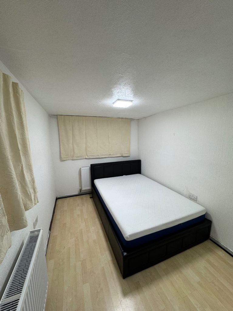 Studio flat at Edmonton Green - £995.00 pcm 