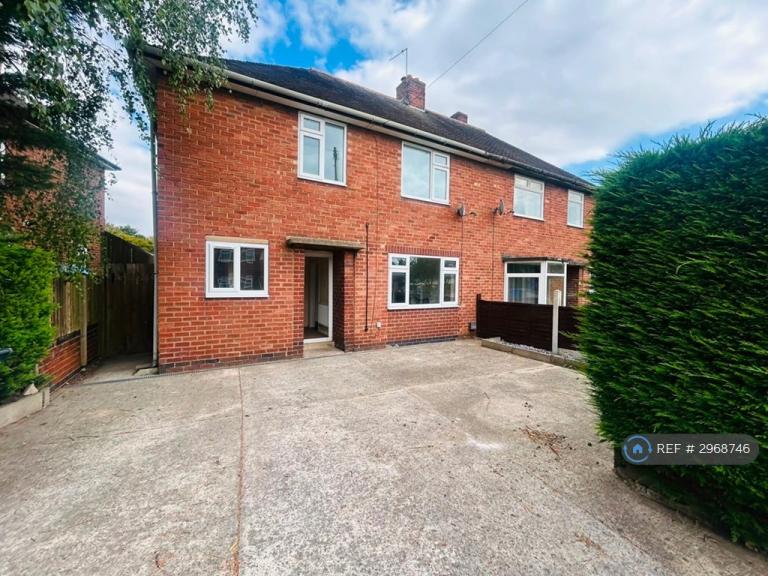 4 bedroom house in Gypsy Lane, Old Whittington, Chesterfield, S41 (4 bed) (#2968746)