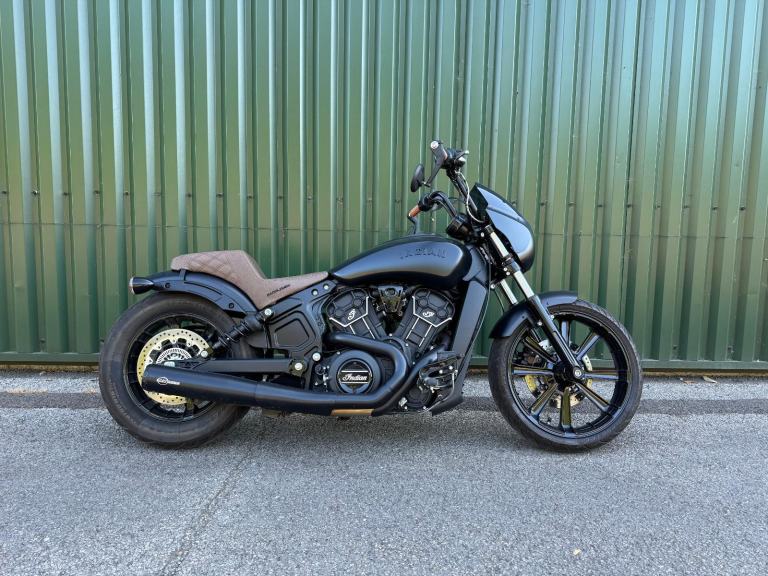 Indian Scout Rogue 1133cc Bobber 2022 Black Smoke 2600 Miles Saddleman Seat 