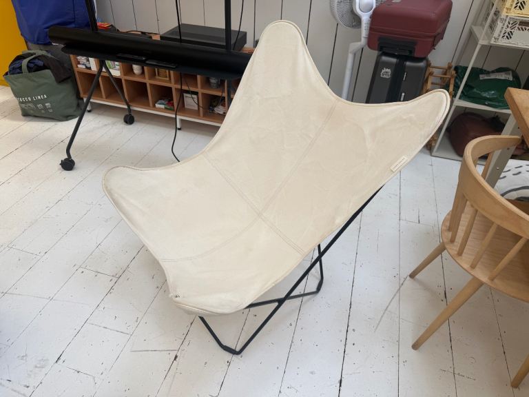 Cuero Design Canvas Butterfly Chair - Cream with Black Frame