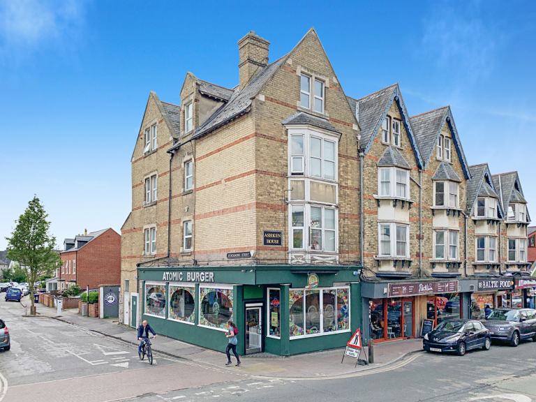1 bedroom in Cowley Road, Oxford, OX4 Book Online - The Rent Guru {435}