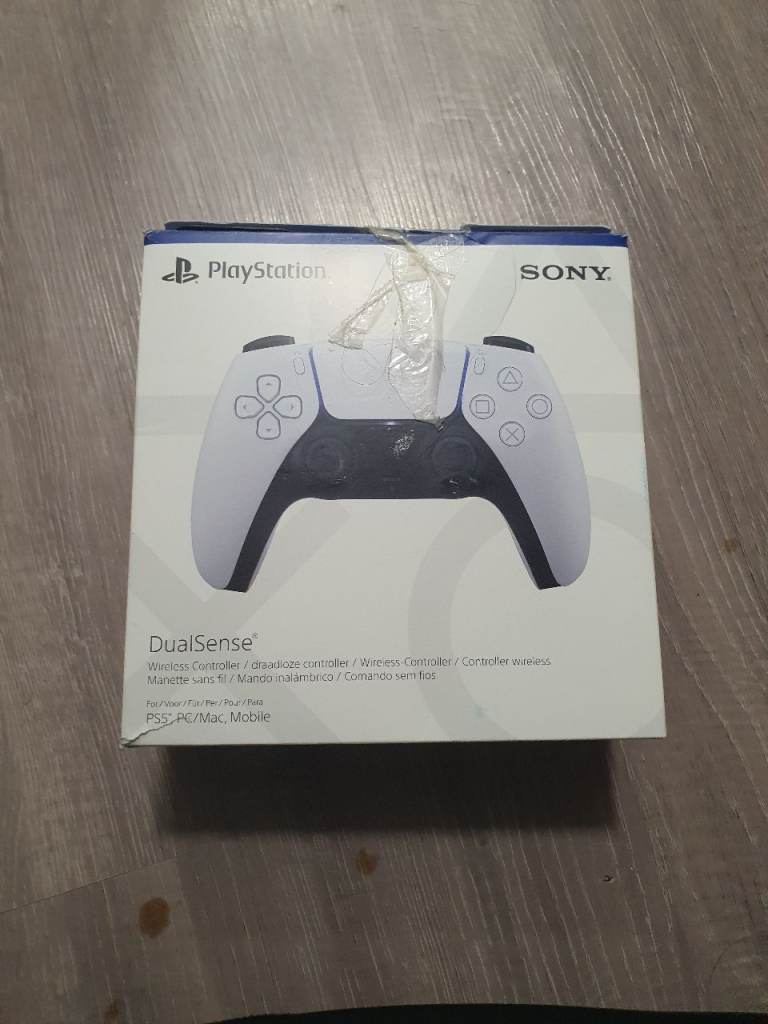 Whute ps5 dual sense controller opened but never used 