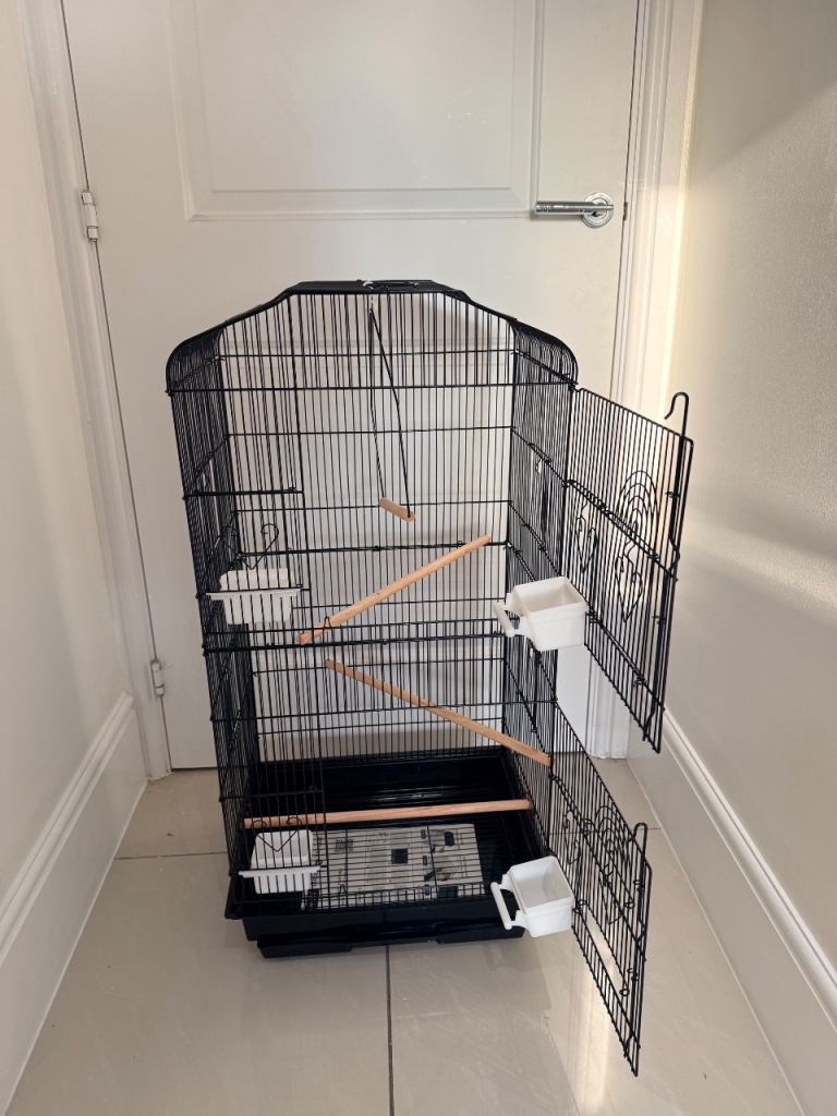 BARGAIN BRAND NEW BLACK TALL AND LARGE BIRD CAGE 