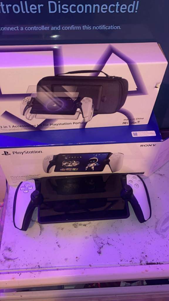 need it gone ASAP Sony PlayStation Portal - As Good As New, Original Box and console 