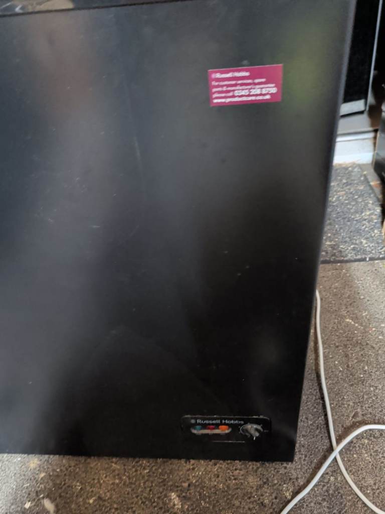 Russell Hobbs Chest Freezer RHCF142B black Used Condition