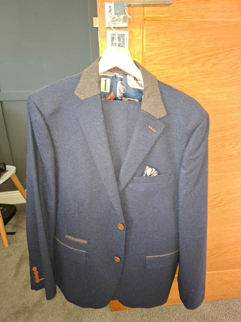 Mens Suit