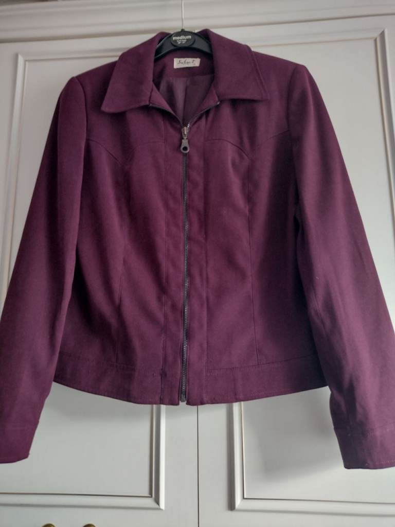 As New! Size 10 Burgundy Colour Smart/Casual Jacket, straight waist length style, see details!