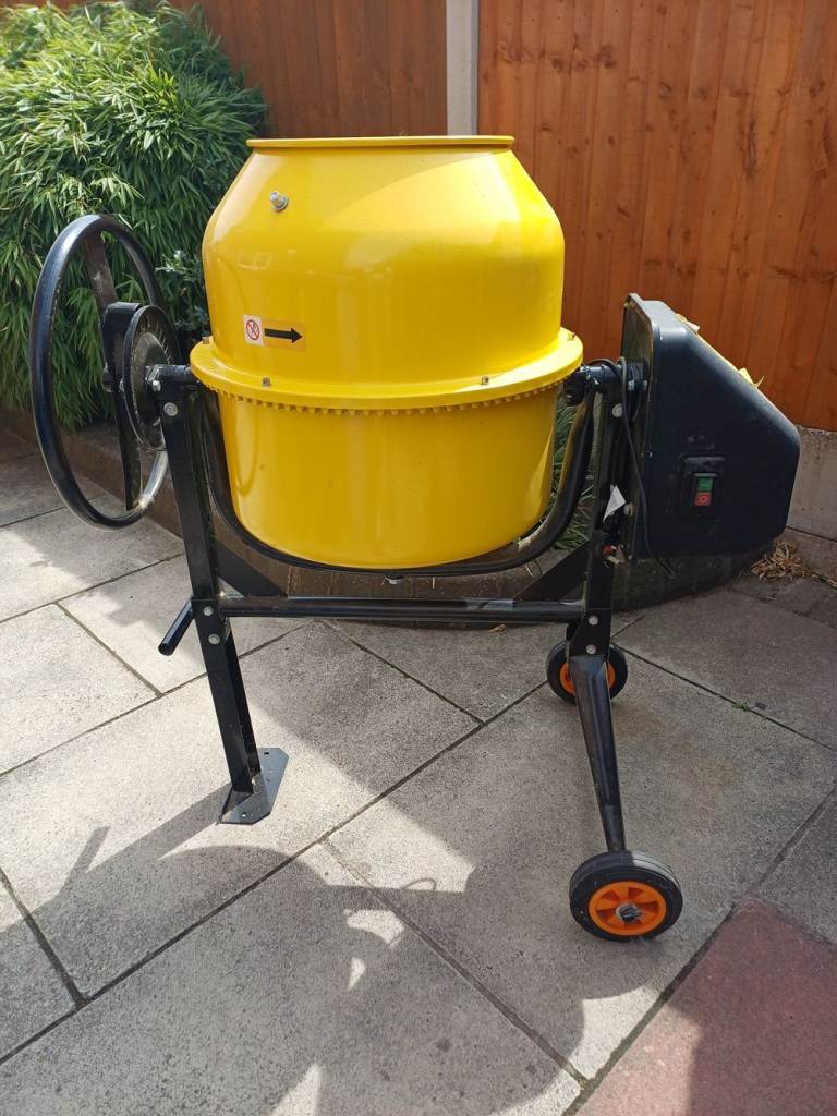 120 Litre Yellow Cement Mixer – Excellent Working Order