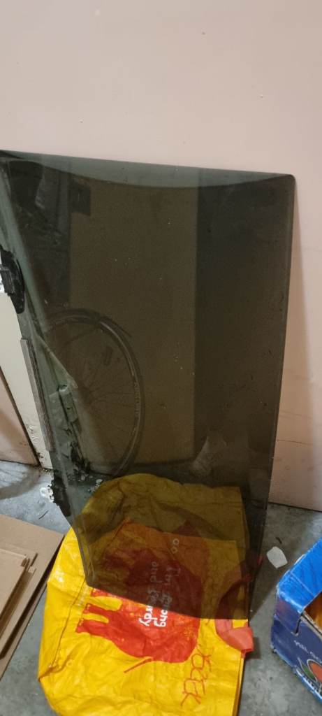 Toyota verso 2008 back passenger door glass