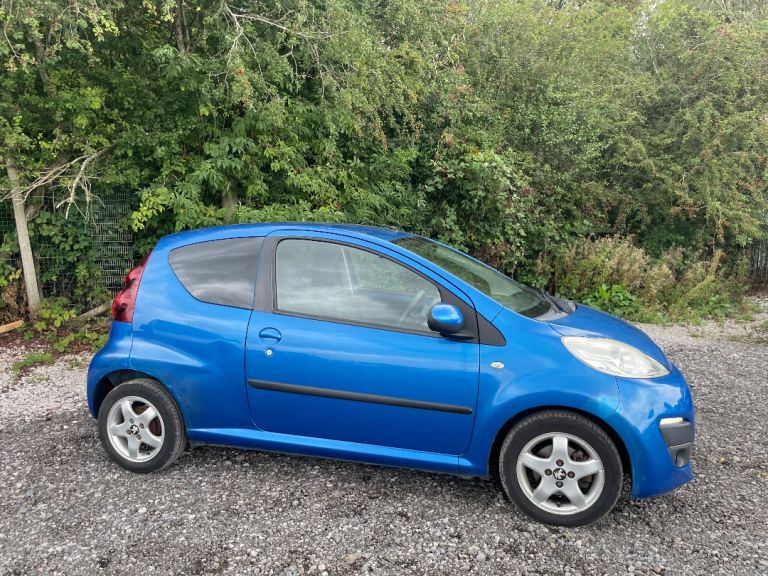 PEUGEOT 1.0 ALLURE 12 REG BLUE MOT JANUARY 21ST 2027 TAX £20 YEAR LOW INSURANCE 50+ MPG