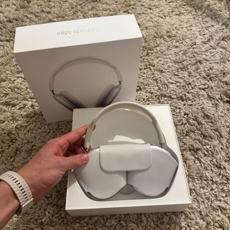   Genuine Apple AirPods Max Silver A2096 Like New