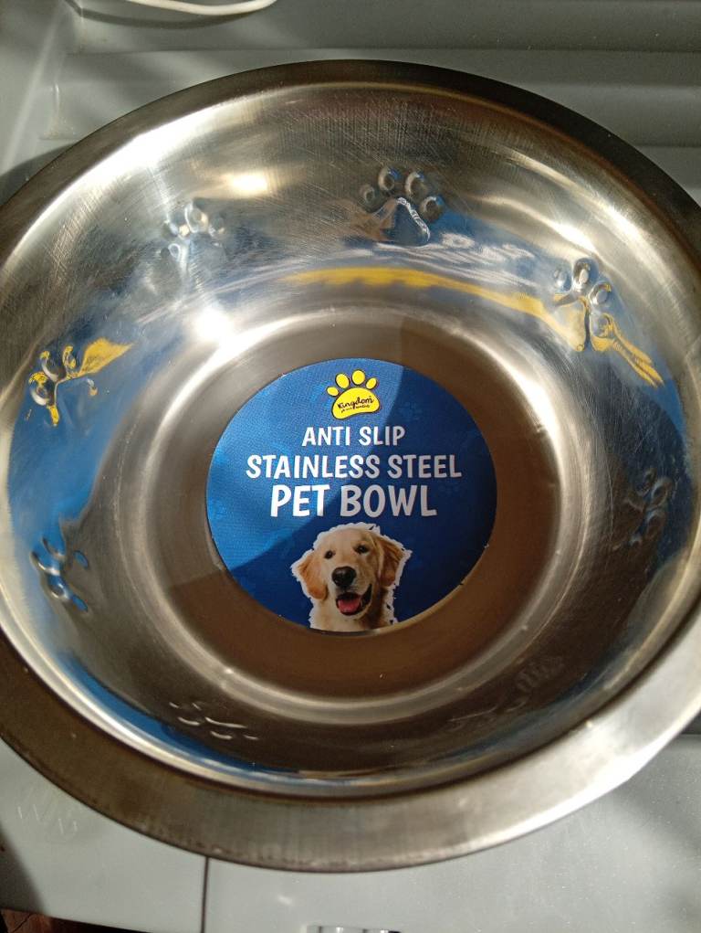 Anti slip pet bowl with paw design 