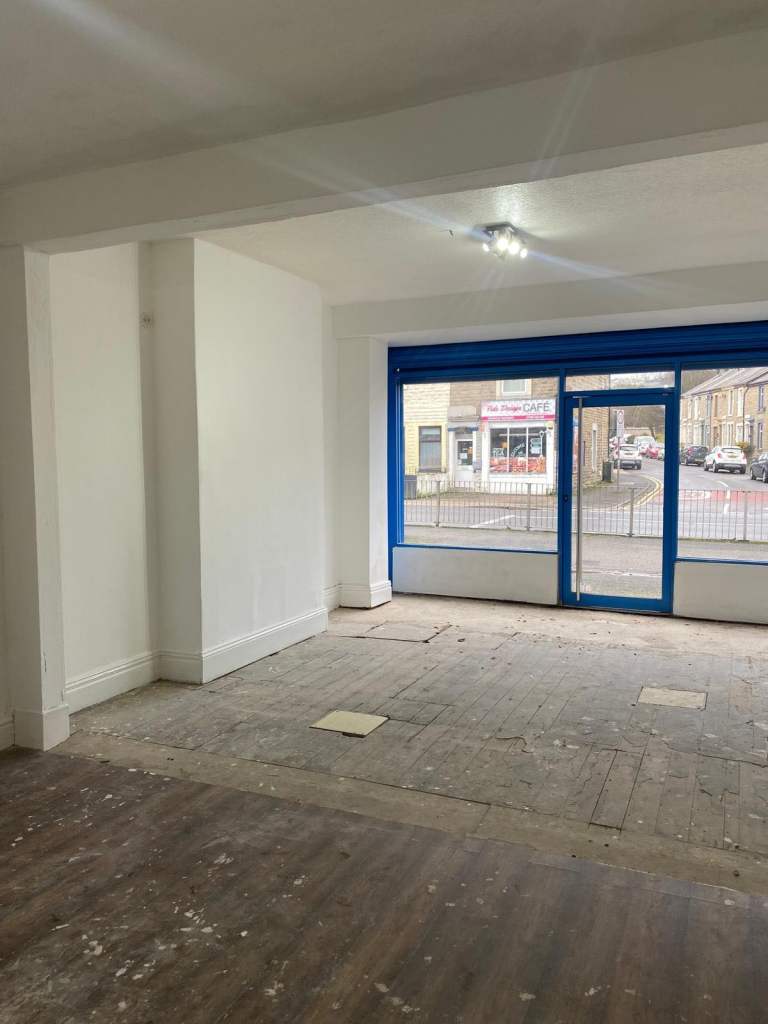 BIG SIZE SHOP TO LET AT BLACKBURN ROAD, DARWEN, LANCASHIRE BB3 0AB AREA. 