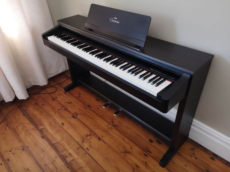 Yamaha Clavinova CLP-122S Digital Piano – Good Condition, Light/Moderate Use
