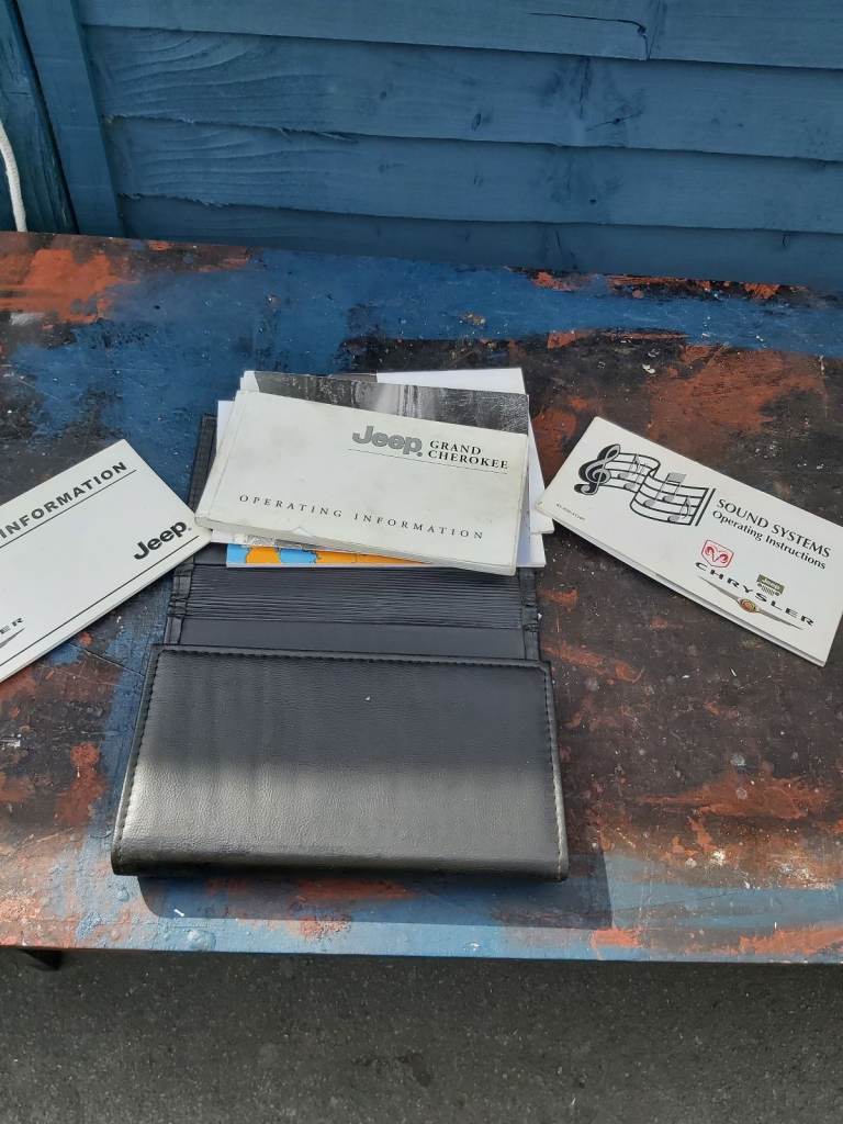 JEEP GRAND CHEROKEE OWNERS BOOK PACK / INSTRUCTION MANUAL SET