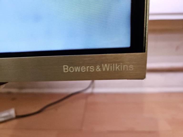 Philips smart 55 inch 4K UHD LED Ambilight TV 55PUS9435/12