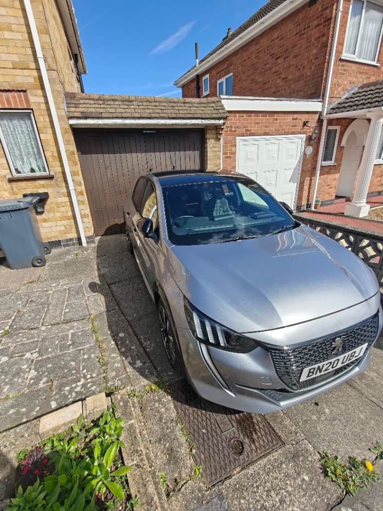 Peugeot 208 GT Auto 2020 – TOP SPEC 130hp – ONLY 20,000 Miles – New Tyres –