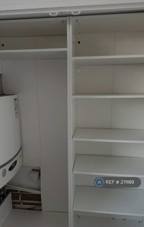 3 bedroom flat in Russell House, London, E6 (3 bed) (#2711189)