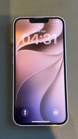 iPhone 13 128GB White - Unlocked - 85% Battery - Screen Mint | in