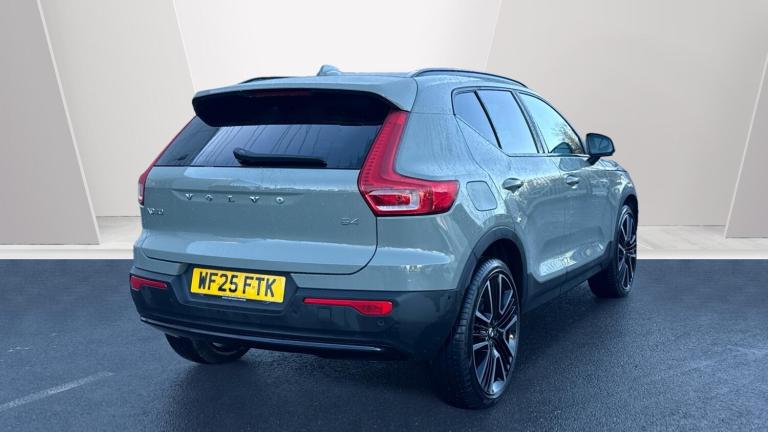 2025 Volvo XC40 2.0 B4P Ultra Dark 5dr Auto Petrol Estate Estate Petrol Automatic