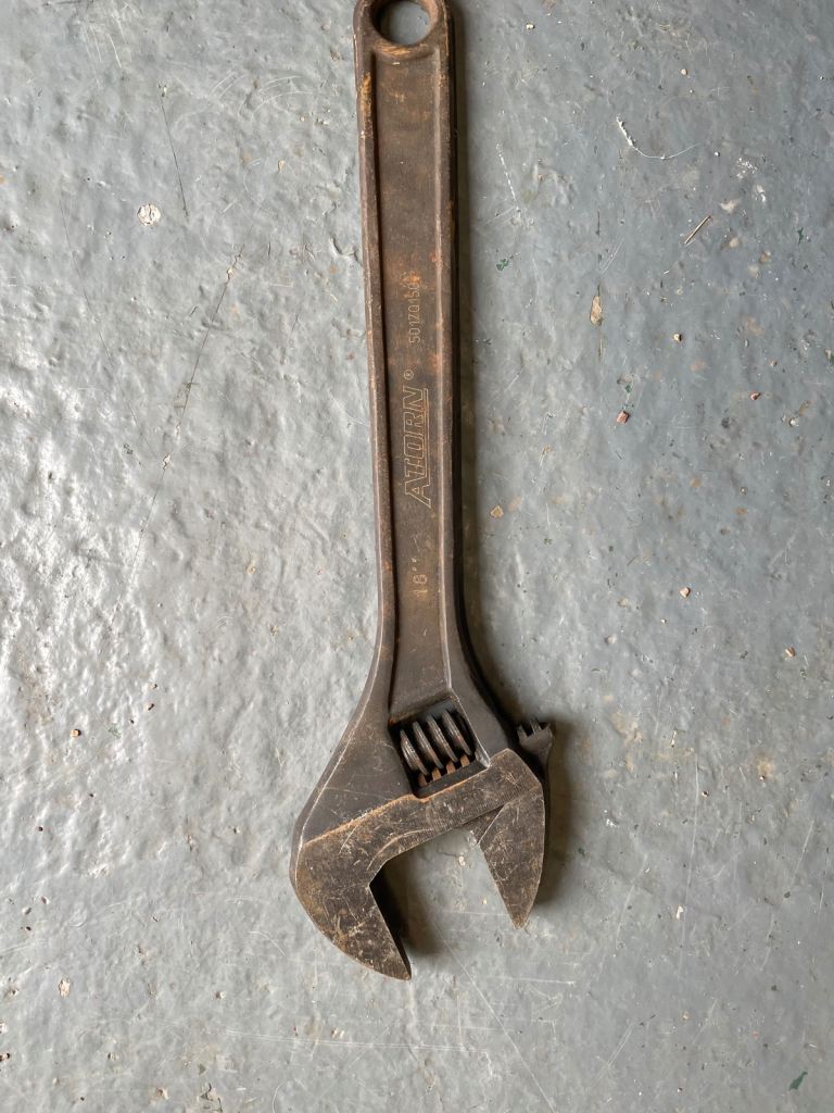 Large shifting spanner