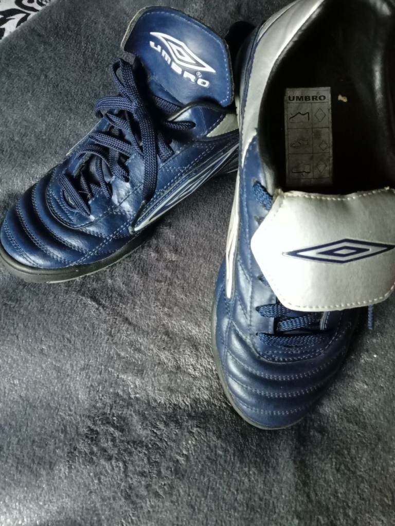 Child's Umbro football trainers size 5