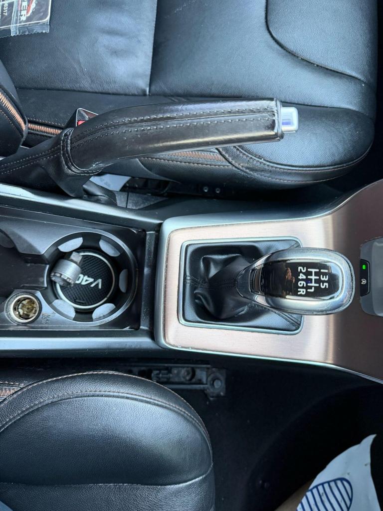 2015 Volvo V40 Cross Country 2.0 D4 Lux Nav Euro 6 (s/s) 5dr HATCHBACK Diesel Manual