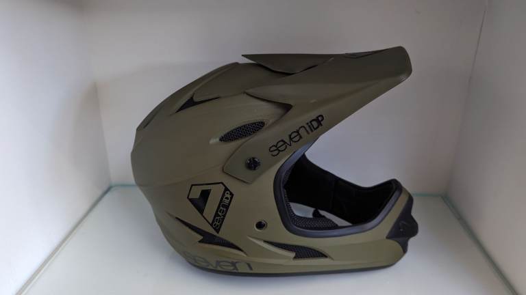 Full face helmet 