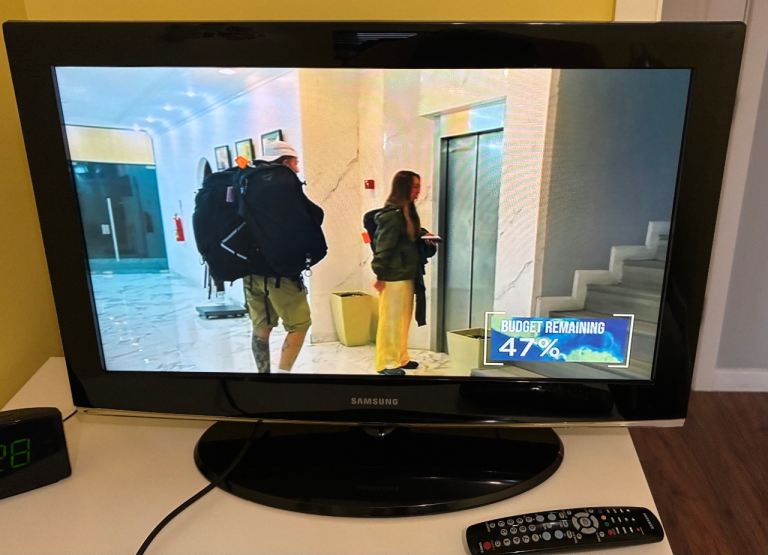  Samsung LE32A456C2D 32" 720p HD LCD Television