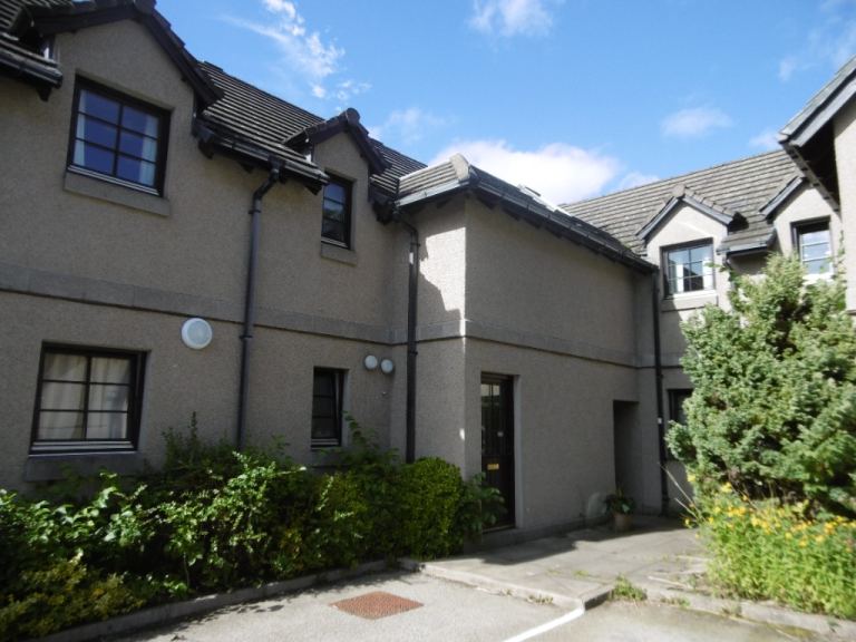 2 bedroom flat in Kennerty Court, Peterculter, Aberdeen, AB14 0LU