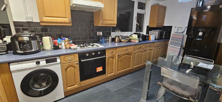 Brixton home. Available for short/daily lets Urban calm (Females preferred) 