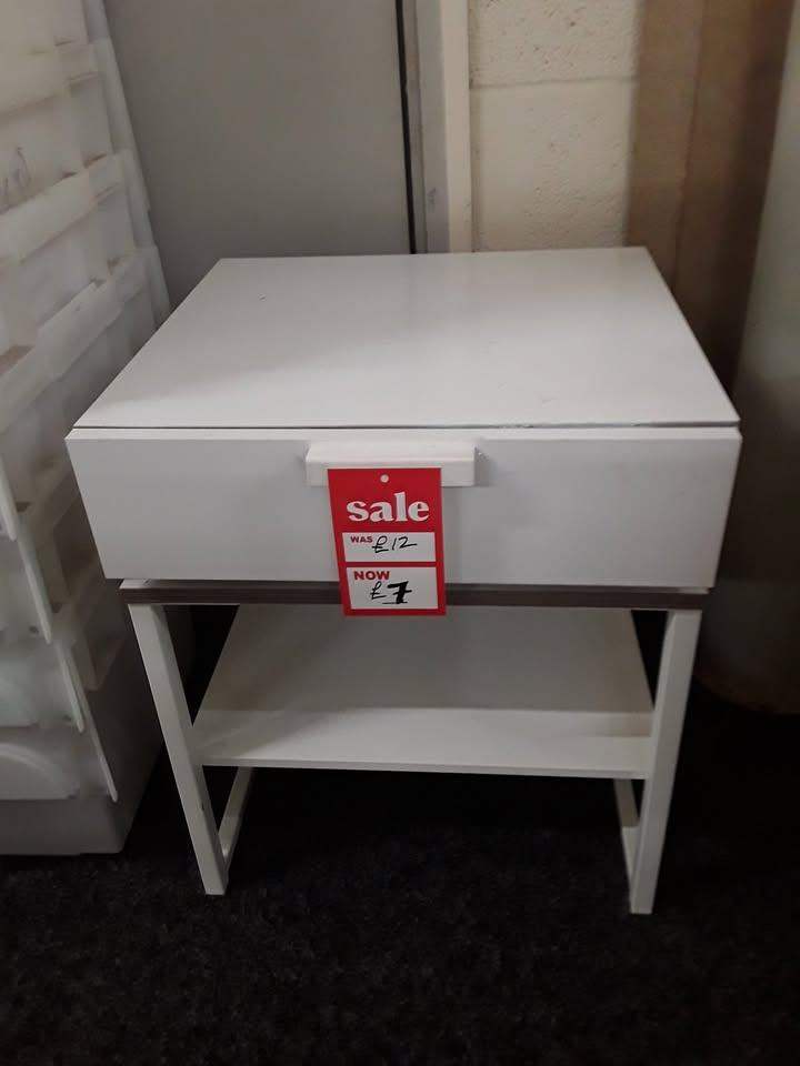 White single drawer bedside cabinet Low Cost Moves 2nd Hand Furniture STALYBRIDGE SK15 3DN
