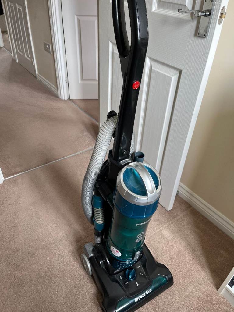 Hoover Breeze evo vacuum