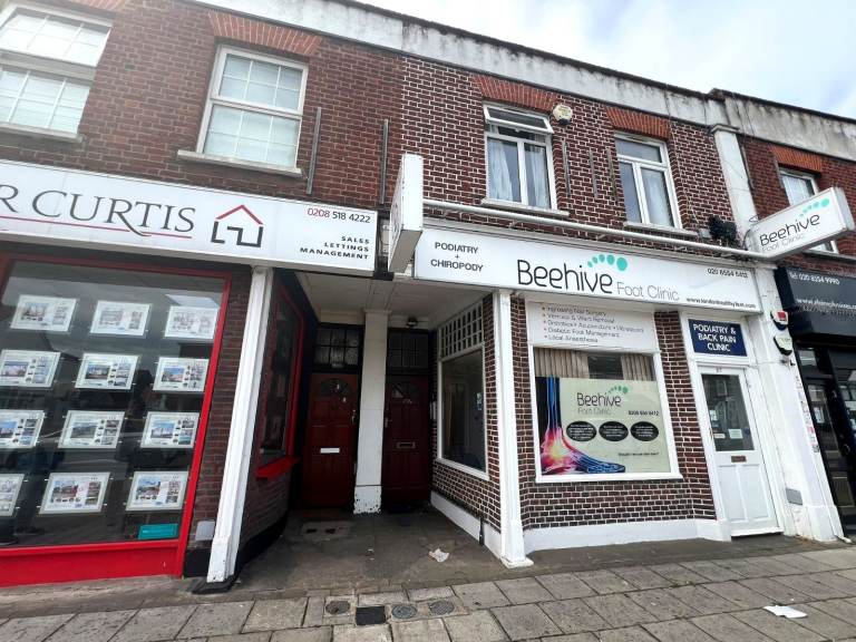 TO LET - 2 Bedroom First-Floor Maisonette with Parking – Beehive Lane, Ilford IG1 3RG