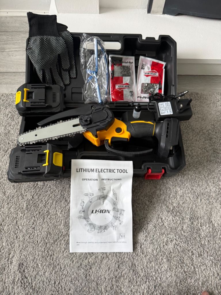 21V Cordless Mini Chainsaw with 2 Batteries and Case – As Good As New