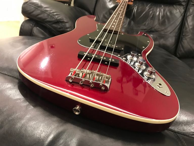 Fender Aerodyne Jazz Bass 2006-08 Old Candy Apple Red, beautiful bass 