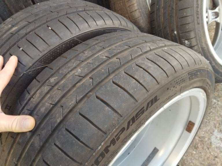 18" FORD FOCUS MONDEO CONNECT ALLOY WHEELS & AS NEW MATCHING 235/40/R18 TYRES 