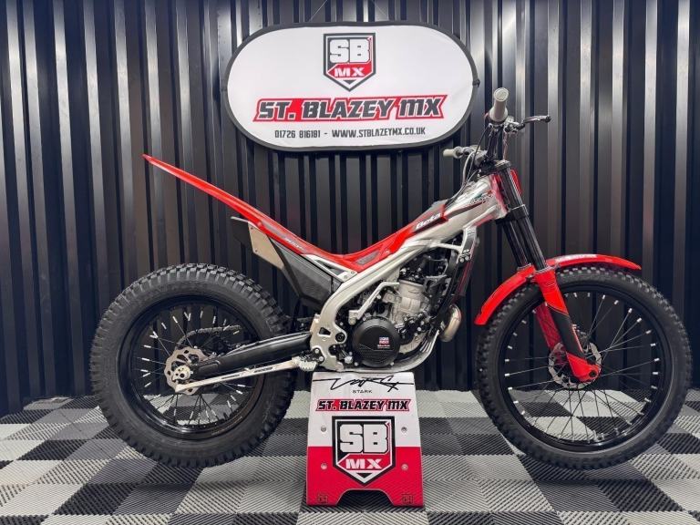 2026 BETA SINCRO 300cc TRIALS BIKE - IN STOCK