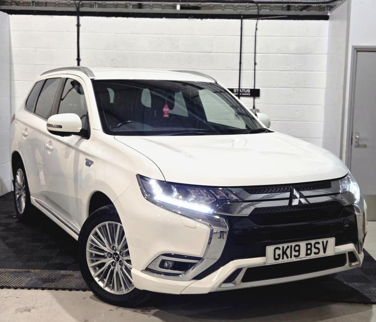 2019 Mitsubishi Outlander 2.4h TwinMotor 13.8kWh 4h SUV 5dr Petrol Plug-in Hybrid CVT 4WD Euro 6 ...
