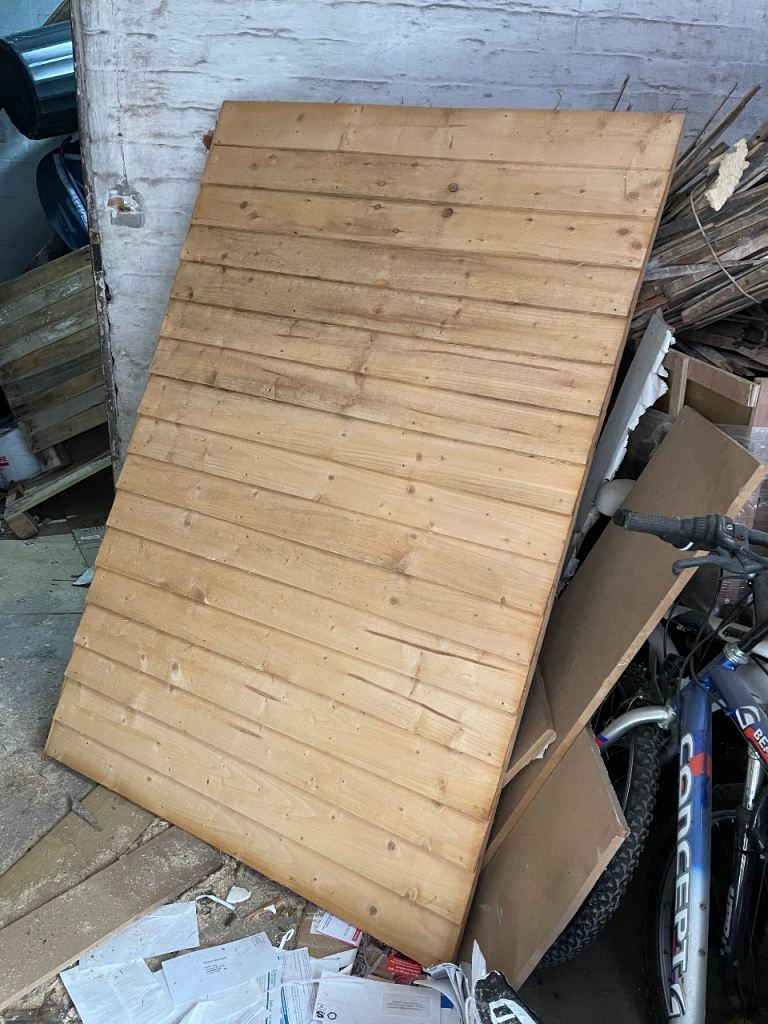 Brand new timber fence panels and matching posts for sale – never used, never installed