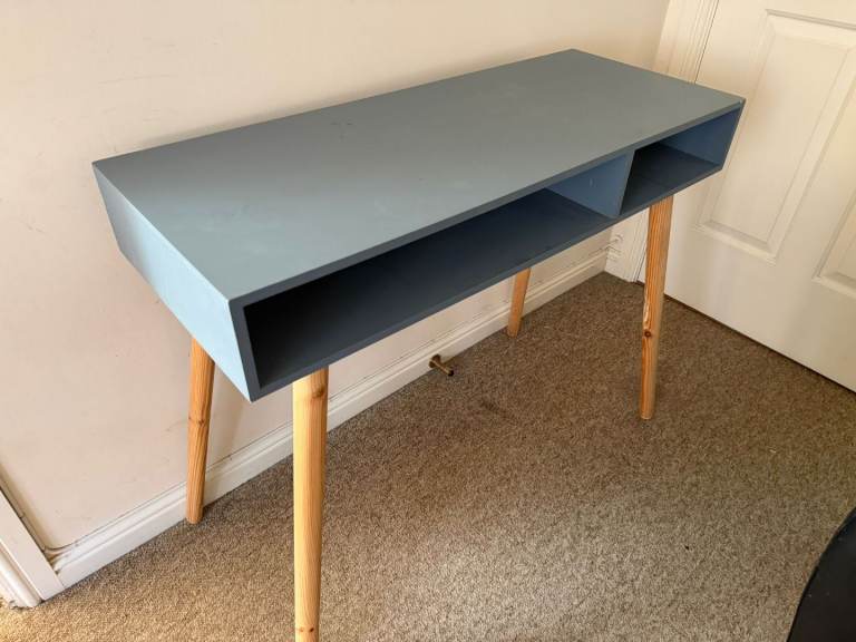 Stylish Mid-Century Style Console Table/Desk