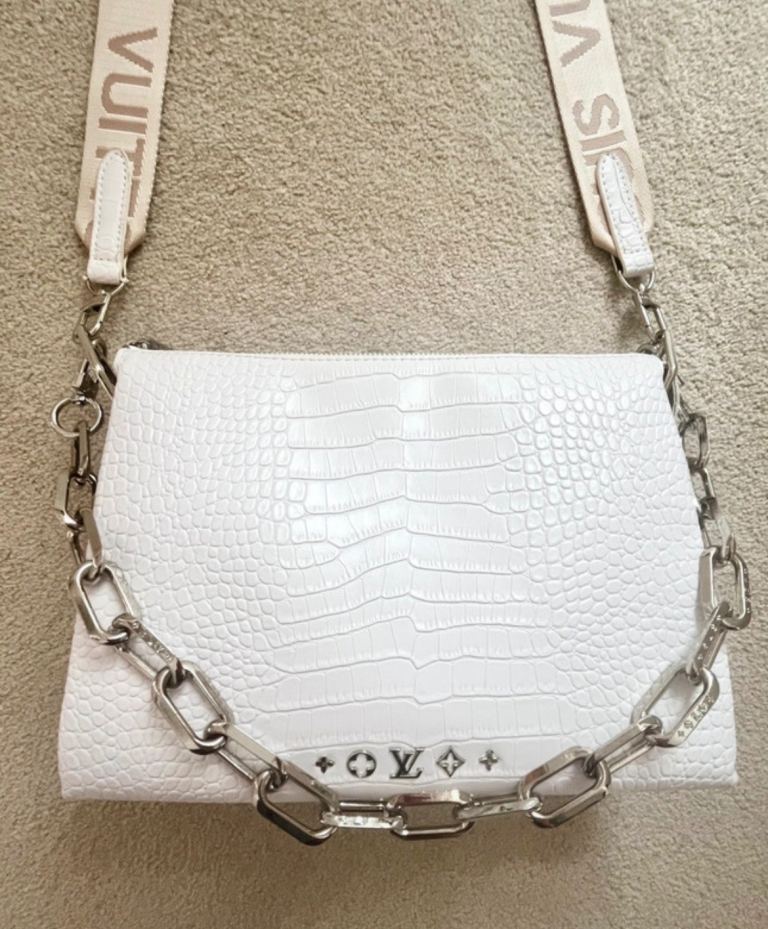 Louis Vuitton White Croc-Effect Bag with Chain – Excellent Condition