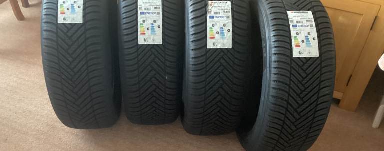 4 New Hankook Kinergy Tyres 225/55R16