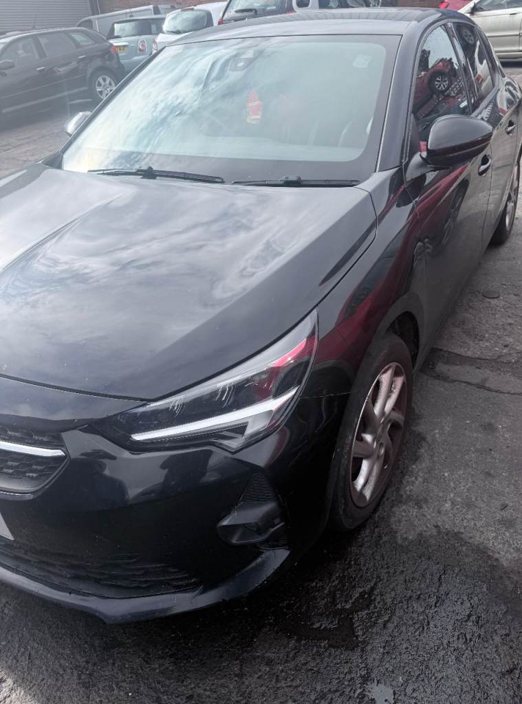 Breaking spare parts vauxhall corsa f