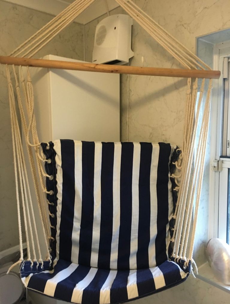 Hanging gardening chair 