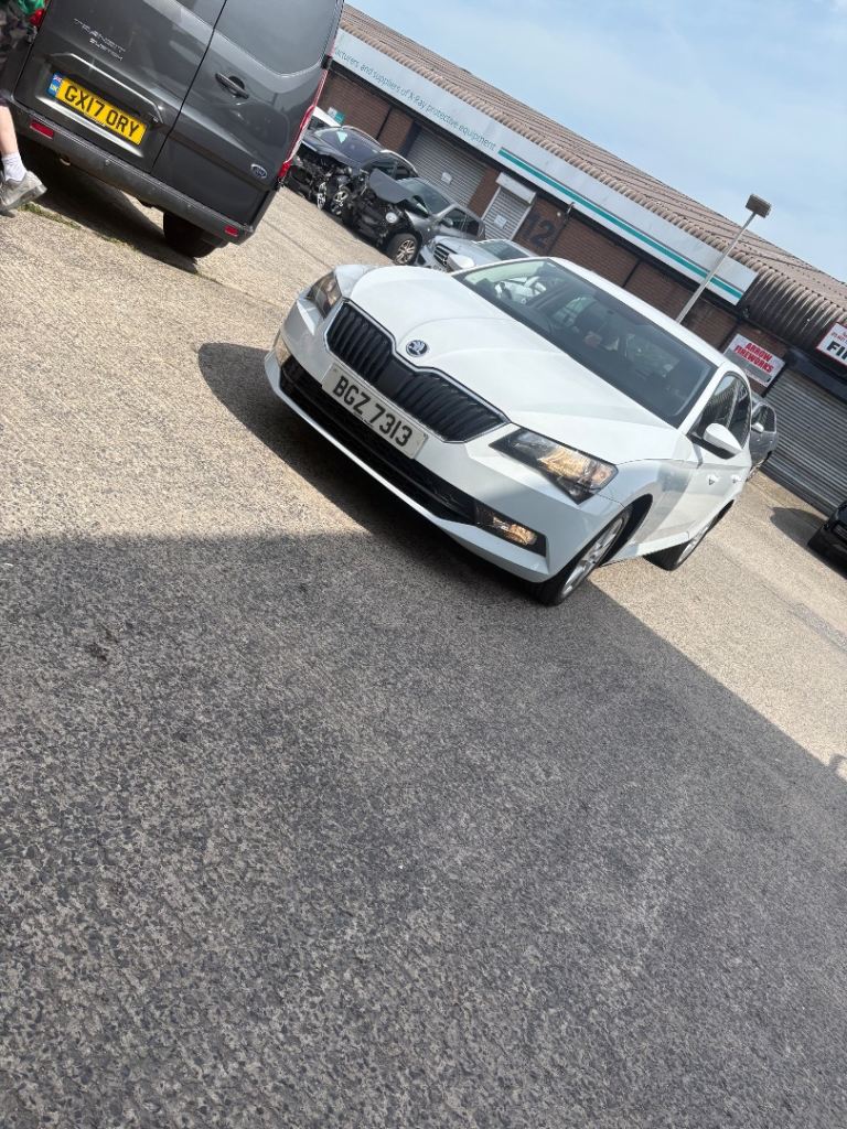 Skoda, SUPERB, Hatchback, 2016, Manual, 1598 (cc), 5 doors