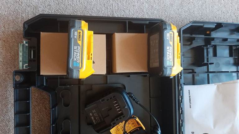 Dewalt 18v Impact driver dcf850 full set (very strong)