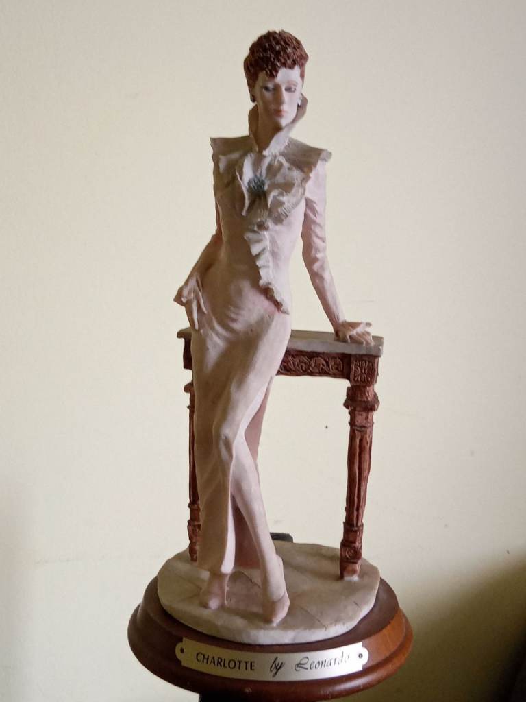 Charlotte by Leonardo vintage figurine 