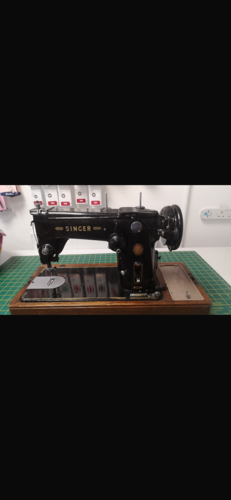 Vintage Singer Electric Sewing  Machine 306K