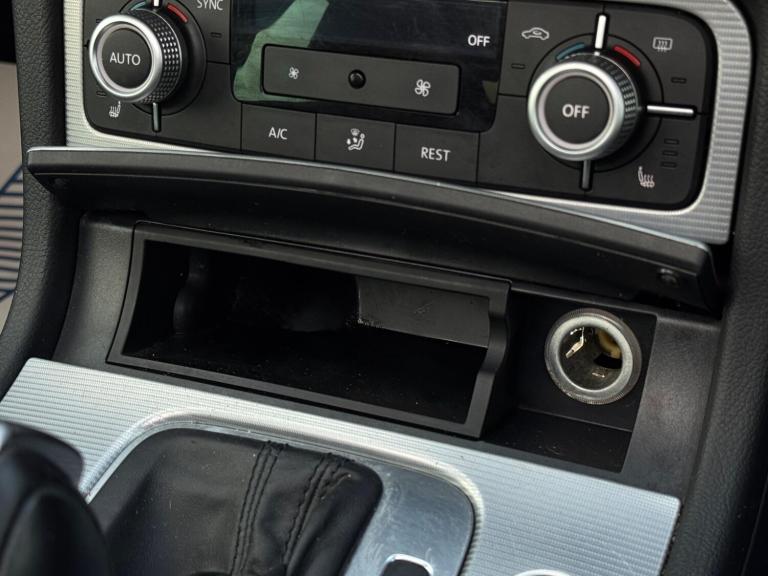 2016 Volkswagen Touareg 3.0 TDI V6 BlueMotion Tech R-Line Tiptronic 4WD Euro 6 (s/s) 5dr ESTATE D...